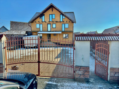 Vila \ pretabila activitate turistica \ Cristian \ Sibiu