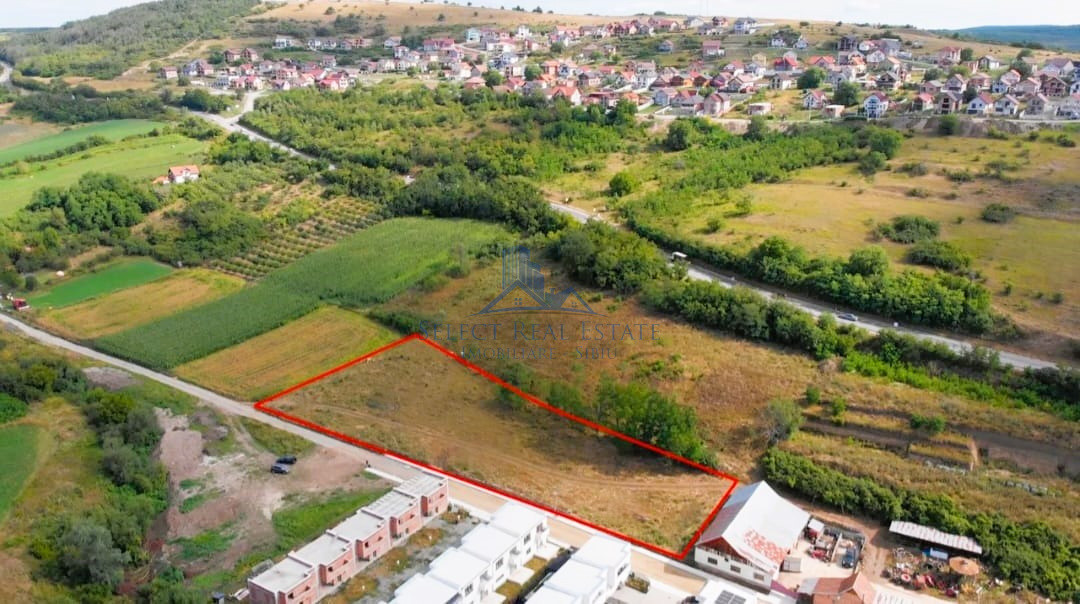 Teren intravilan 2500 mp \Sibiu \Sura Mare