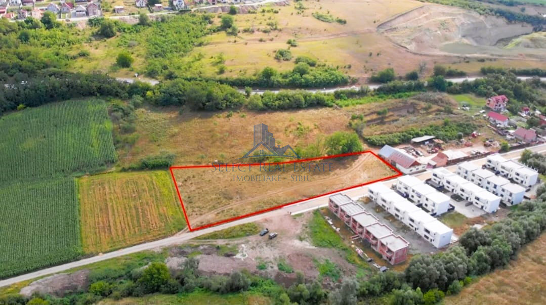 Teren intravilan 2500 mp \Sibiu \Sura Mare