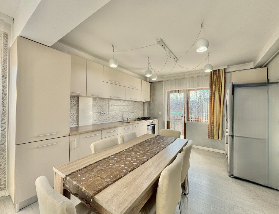 Apartament 3 camere \ parcare si curte privata \ Sibiu 