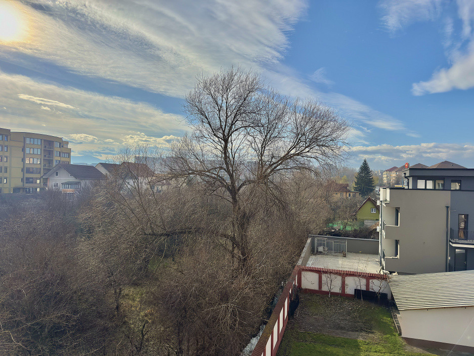 Apartament 3 camere \ parcare si curte privata \ Sibiu 