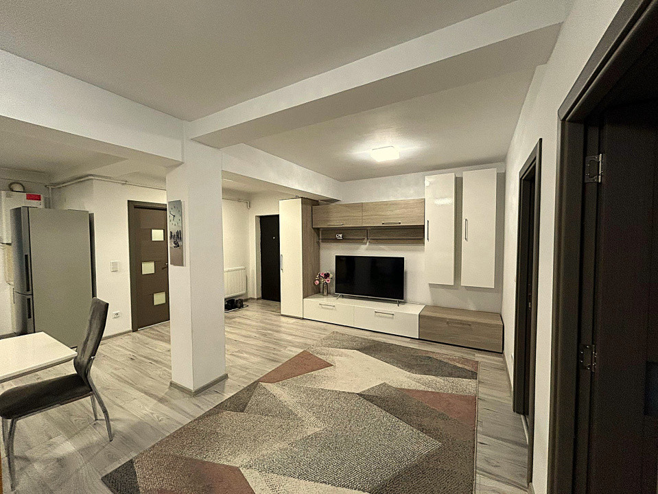 Apartament 3 camere \ parcare si curte privata \ Sibiu 