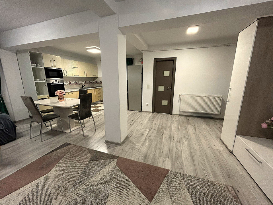 Apartament 3 camere \ parcare si curte privata \ Sibiu 