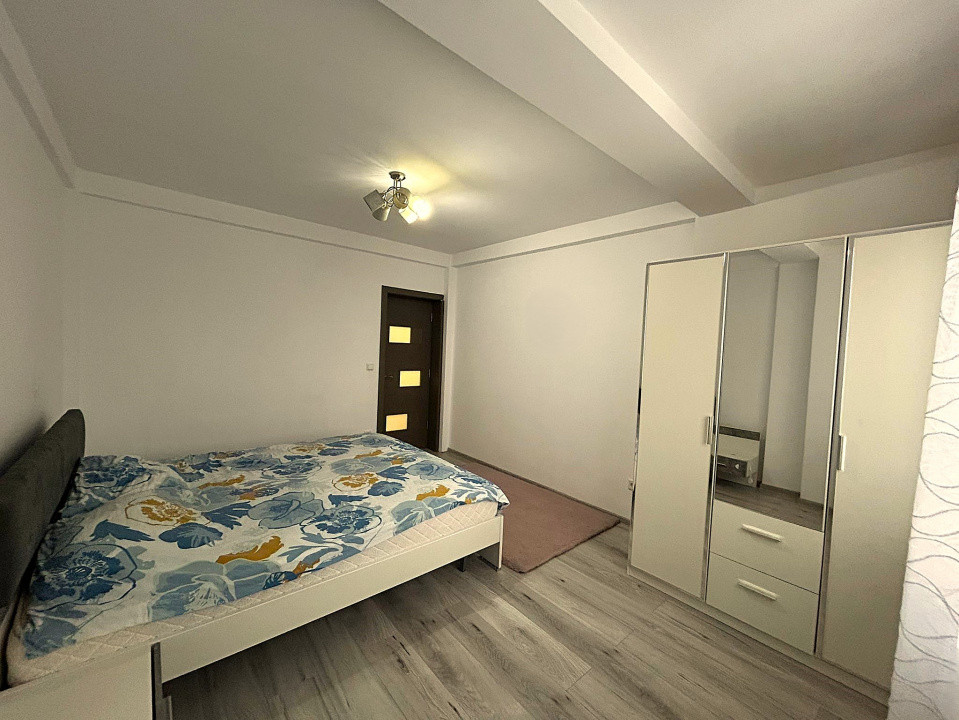 Apartament 3 camere \ parcare si curte privata \ Sibiu 