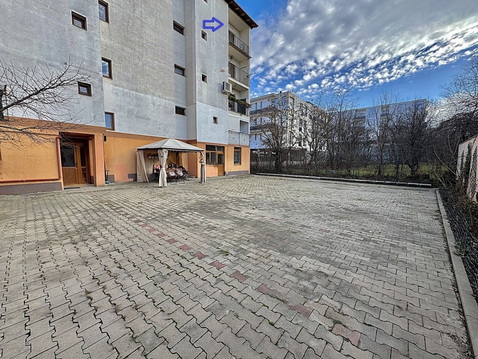 Apartament 3 camere \ parcare si curte privata \ Sibiu 