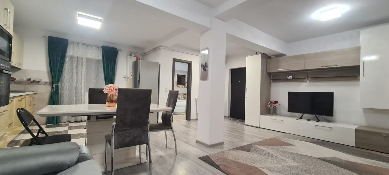 Apartament 3 camere \ parcare si curte privata \ Sibiu 