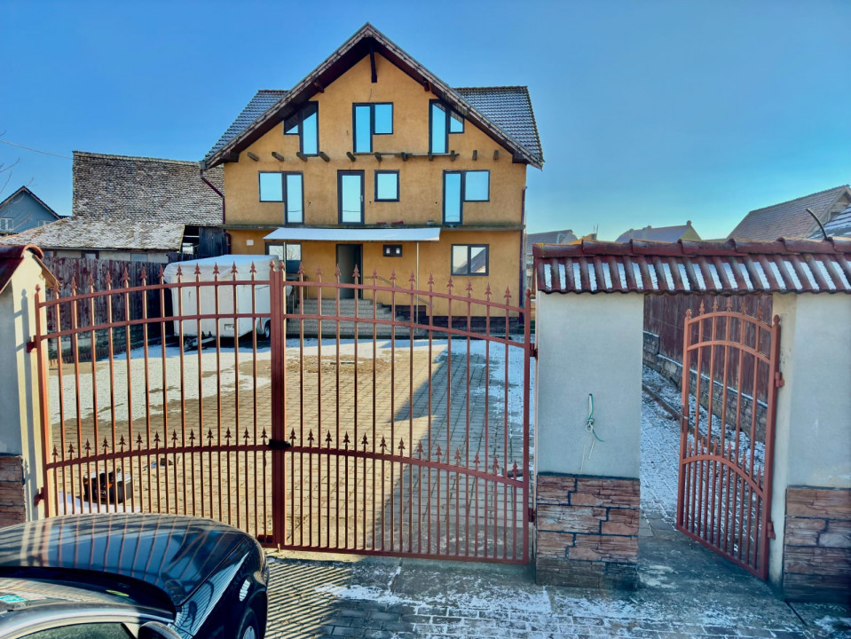 Vila \ pretabila activitate turistica \ Cristian - Sibiu