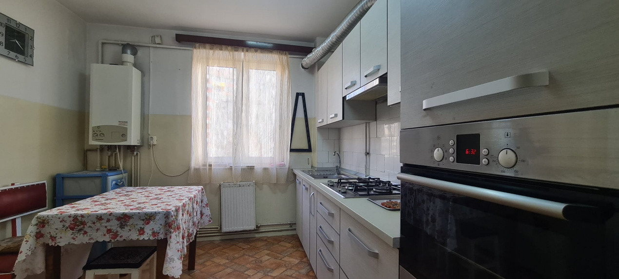 Apartament 3 camere \ etaj 1 \ Sibiu - Bvd. Mihai Viteazul
