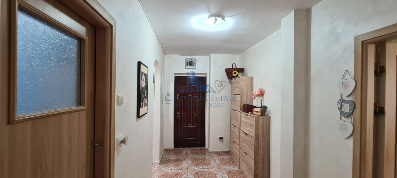 Apartament 2 camere decomandat \ Sibiu - Cedonia