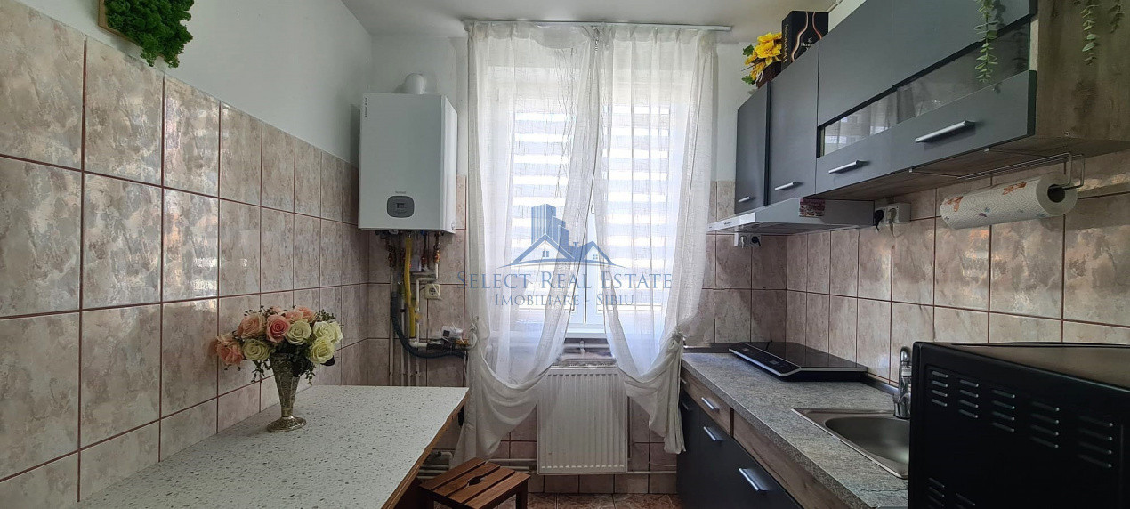 Apartament 2 camere decomandat \ Sibiu - Cedonia